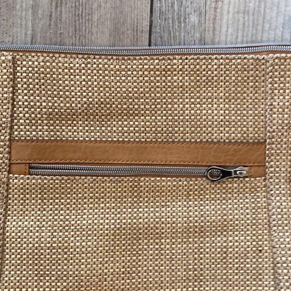 NWOT Relic Purse  - Picture 2 of 7